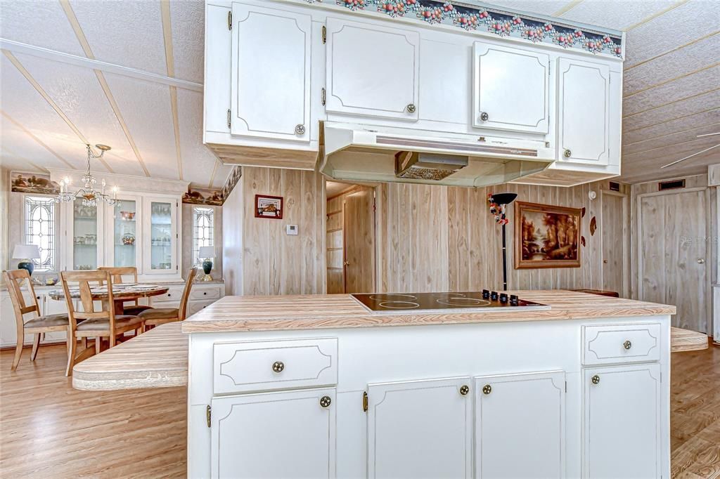 For Sale: $140,000 (2 beds, 2 baths, 1539 Square Feet)