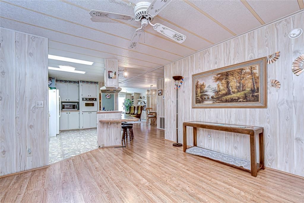 For Sale: $140,000 (2 beds, 2 baths, 1539 Square Feet)