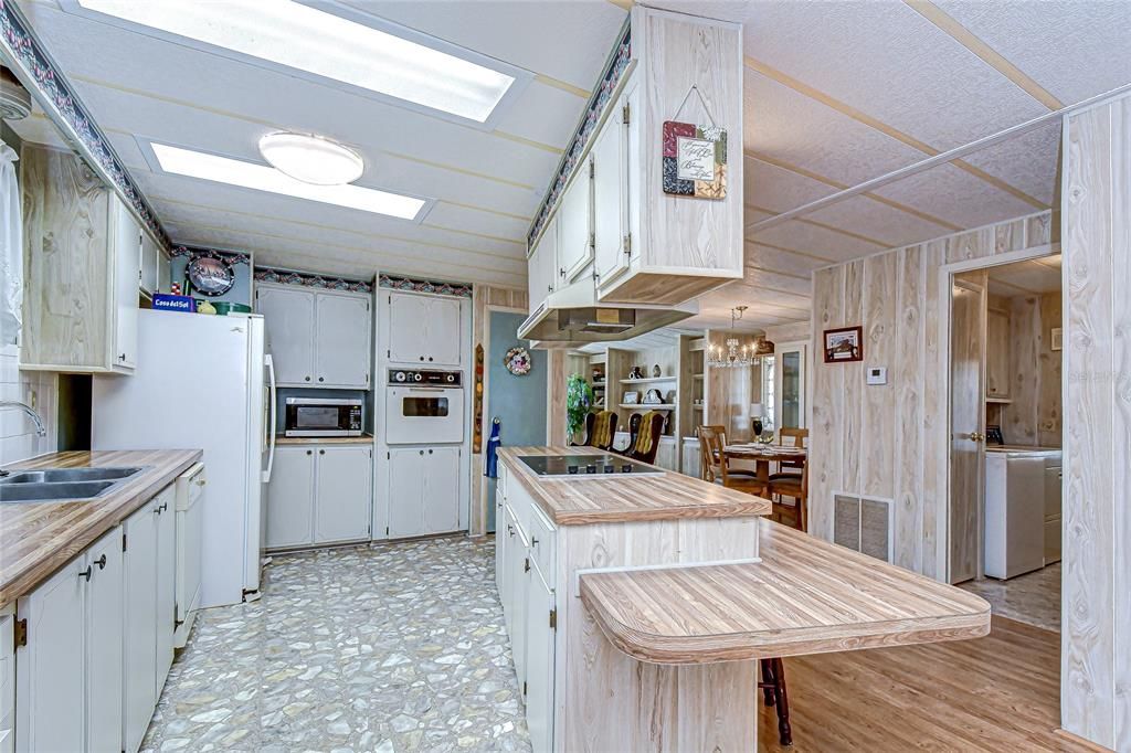 For Sale: $140,000 (2 beds, 2 baths, 1539 Square Feet)