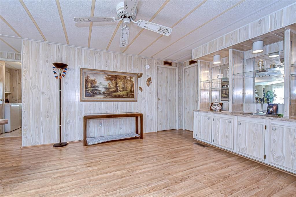 For Sale: $140,000 (2 beds, 2 baths, 1539 Square Feet)