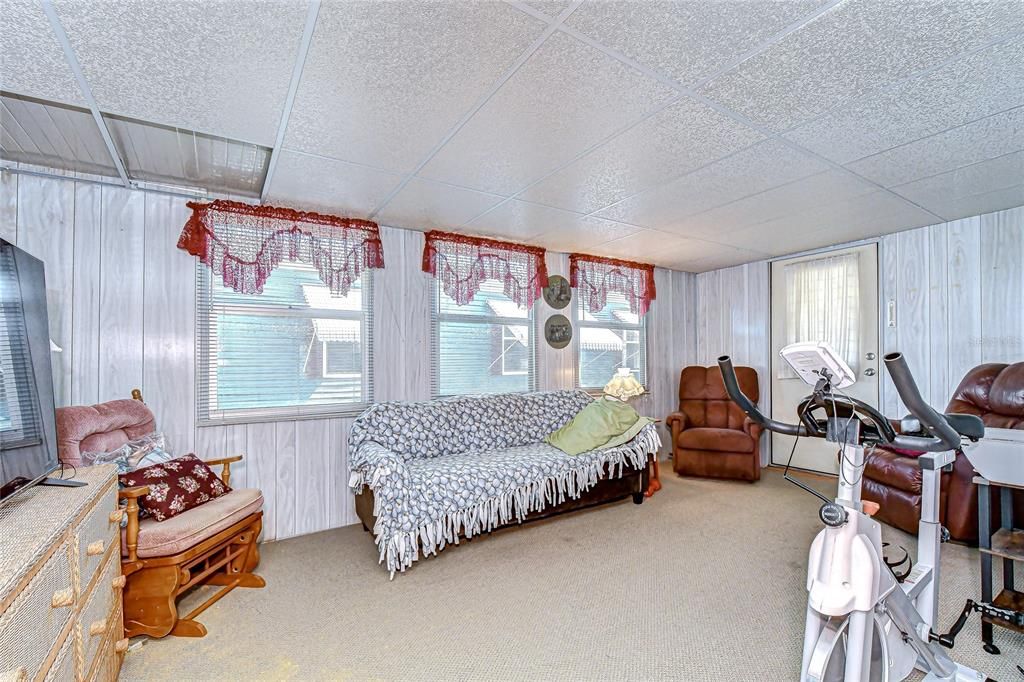 For Sale: $140,000 (2 beds, 2 baths, 1539 Square Feet)