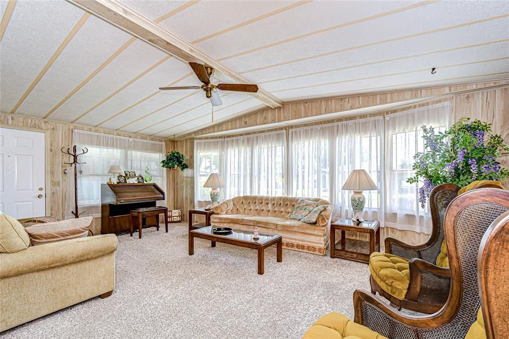 For Sale: $140,000 (2 beds, 2 baths, 1539 Square Feet)