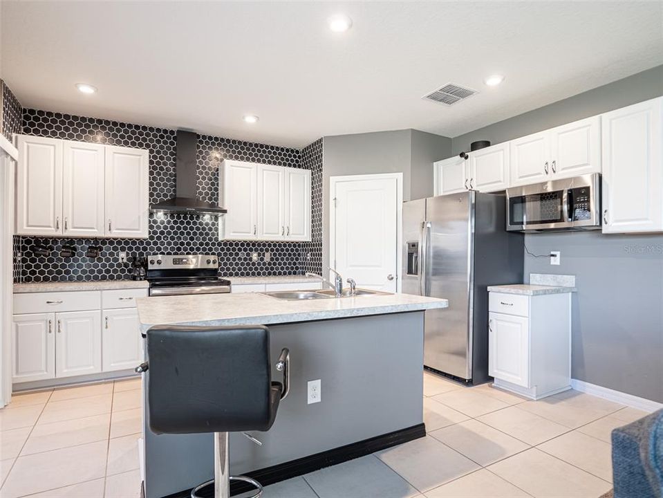 For Sale: $339,500 (3 beds, 2 baths, 1540 Square Feet)