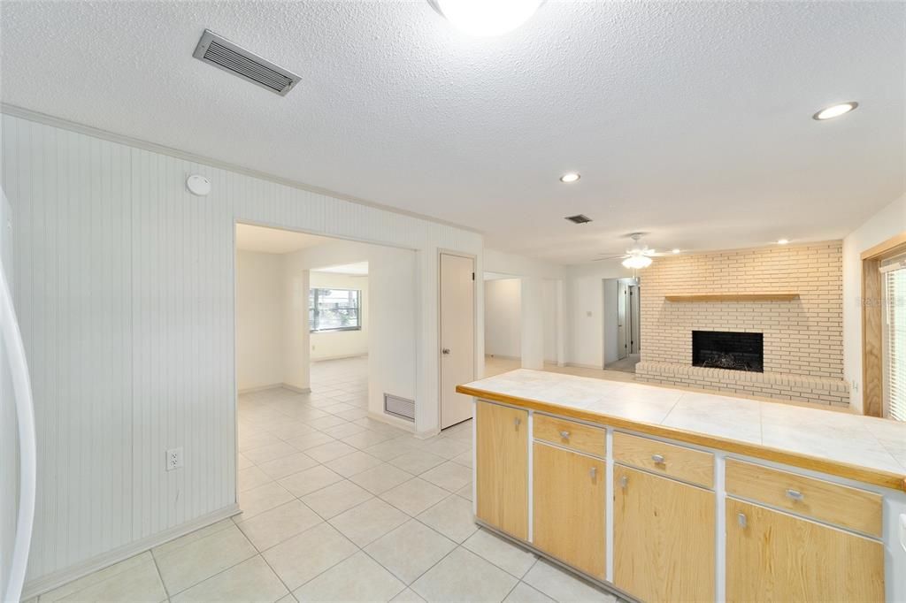 В аренду: $2,250 (3 спален, 2 ванн, 1672 Квадратных фут)