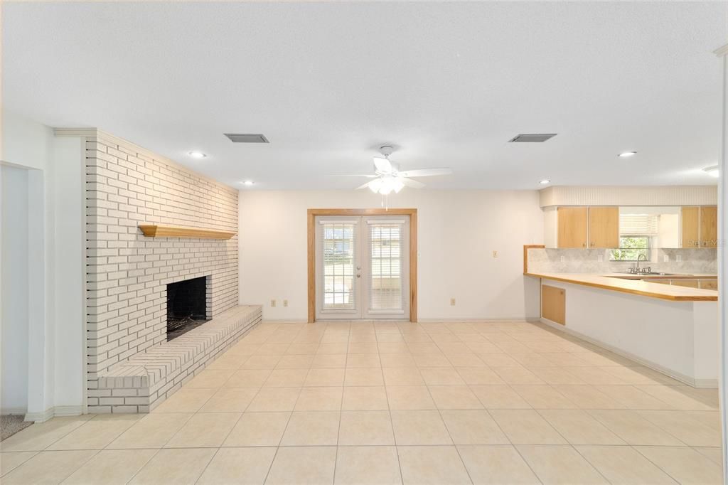 В аренду: $2,250 (3 спален, 2 ванн, 1672 Квадратных фут)