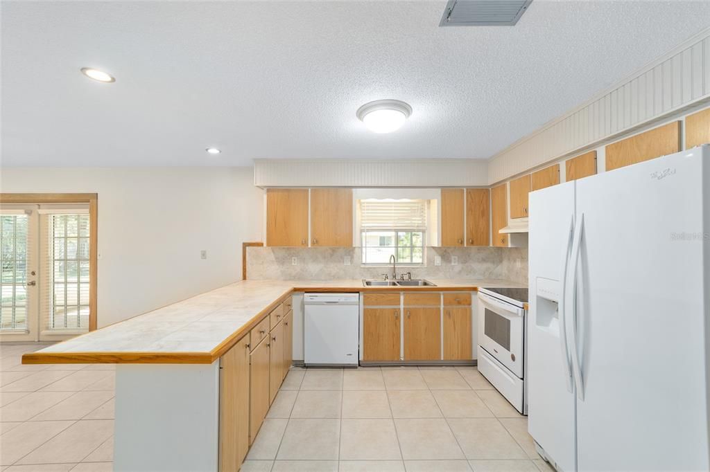 В аренду: $2,250 (3 спален, 2 ванн, 1672 Квадратных фут)