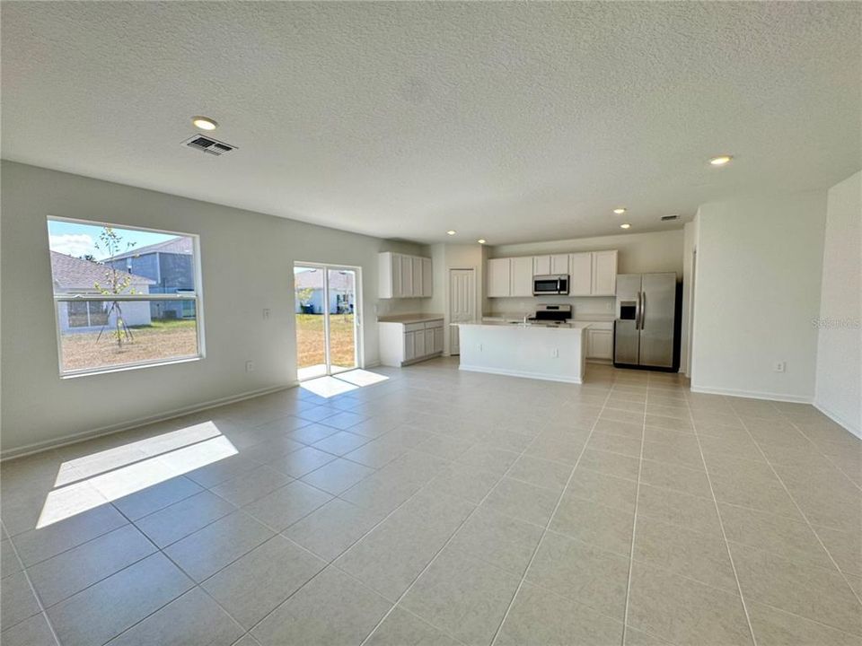 Active With Contract: $2,300 (5 beds, 2 baths, 2112 Square Feet)