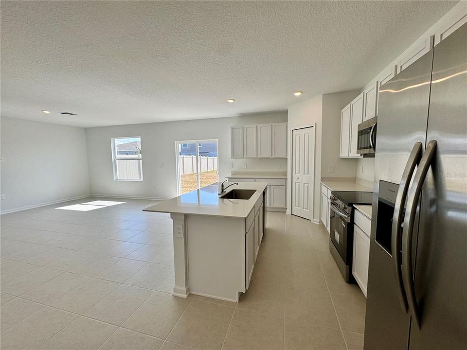 Active With Contract: $2,300 (5 beds, 2 baths, 2112 Square Feet)