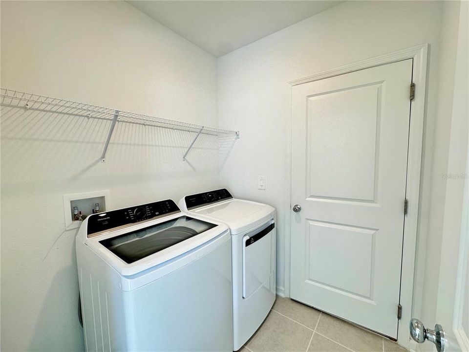 Active With Contract: $2,300 (5 beds, 2 baths, 2112 Square Feet)