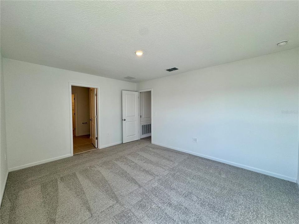 Active With Contract: $2,300 (5 beds, 2 baths, 2112 Square Feet)