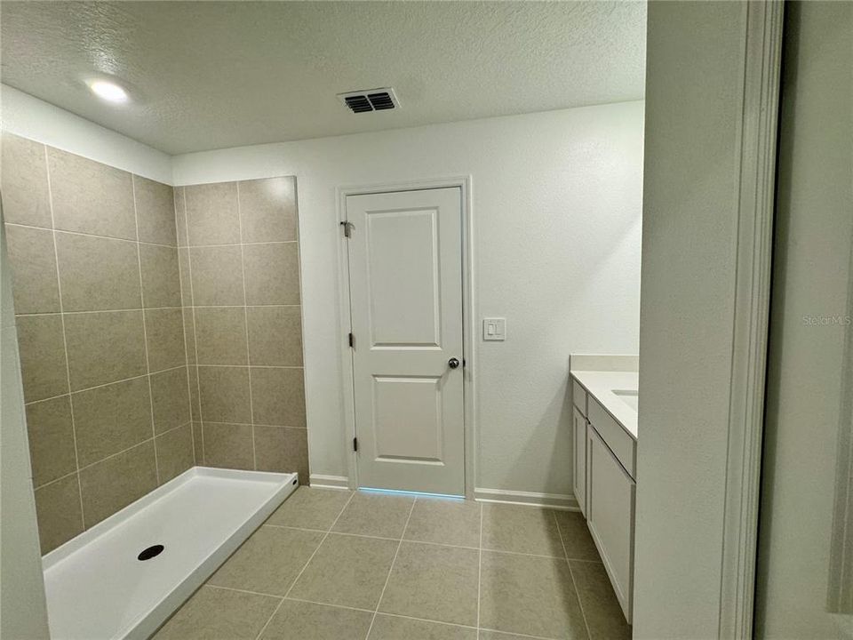 Active With Contract: $2,300 (5 beds, 2 baths, 2112 Square Feet)