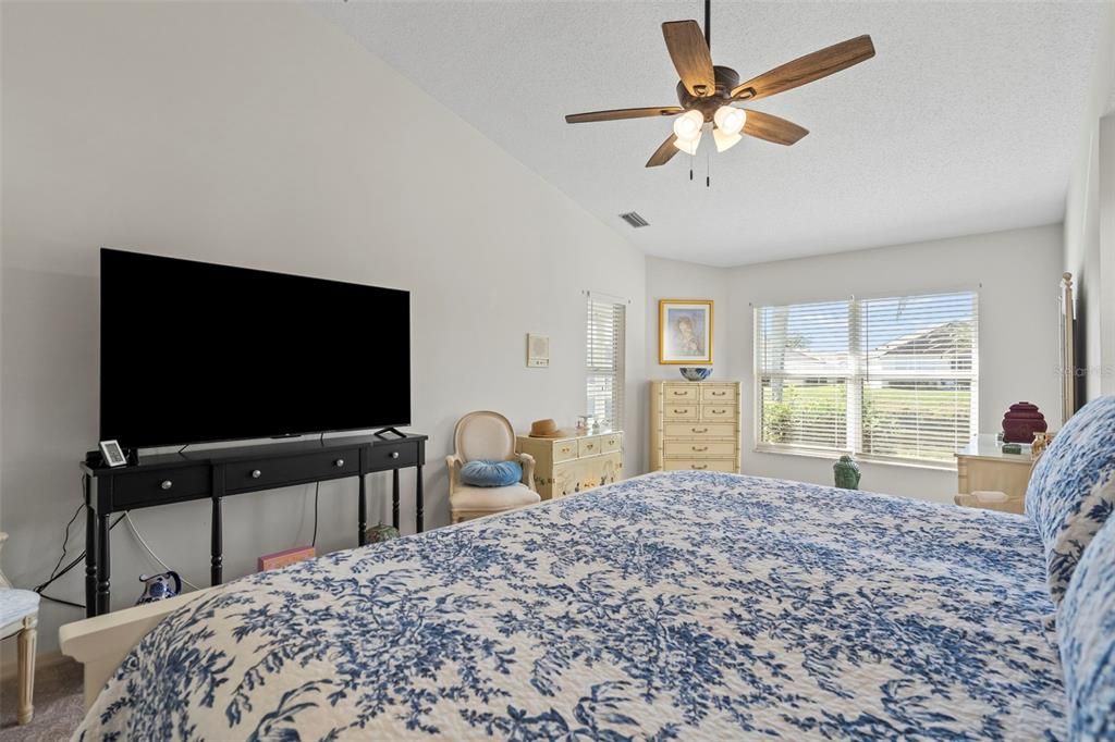 На продажу: $299,500 (3 спален, 2 ванн, 1873 Квадратных фут)