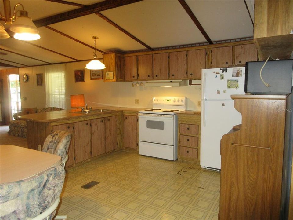 Active With Contract: $85,000 (2 beds, 2 baths, 1050 Square Feet)