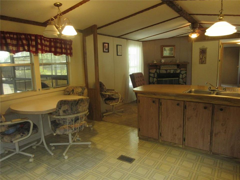 Active With Contract: $85,000 (2 beds, 2 baths, 1050 Square Feet)