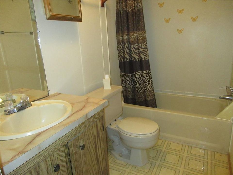 Active With Contract: $85,000 (2 beds, 2 baths, 1050 Square Feet)