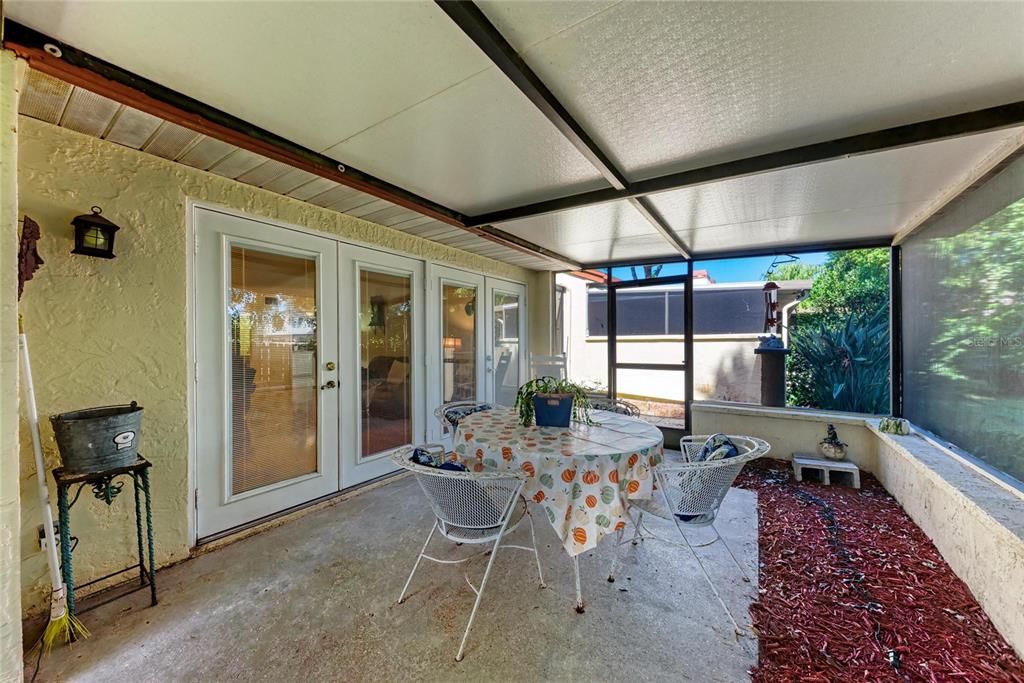 For Sale: $344,900 (3 beds, 3 baths, 2177 Square Feet)