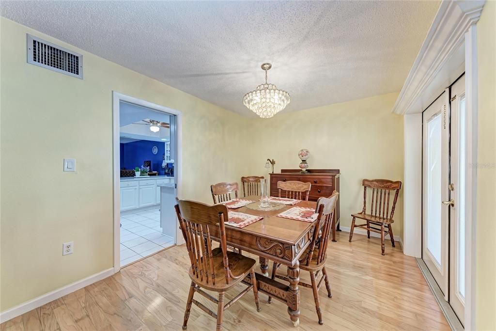 For Sale: $344,900 (3 beds, 3 baths, 2177 Square Feet)