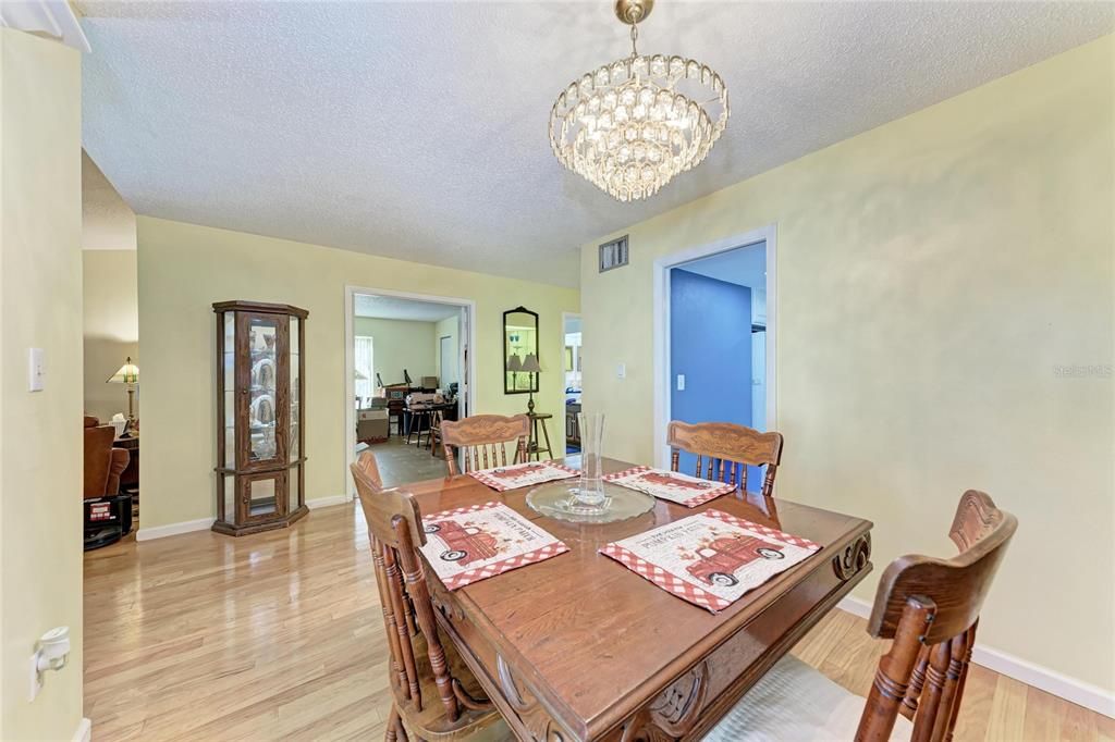 For Sale: $344,900 (3 beds, 3 baths, 2177 Square Feet)