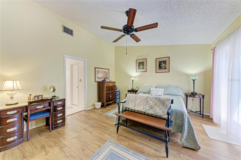 For Sale: $344,900 (3 beds, 3 baths, 2177 Square Feet)