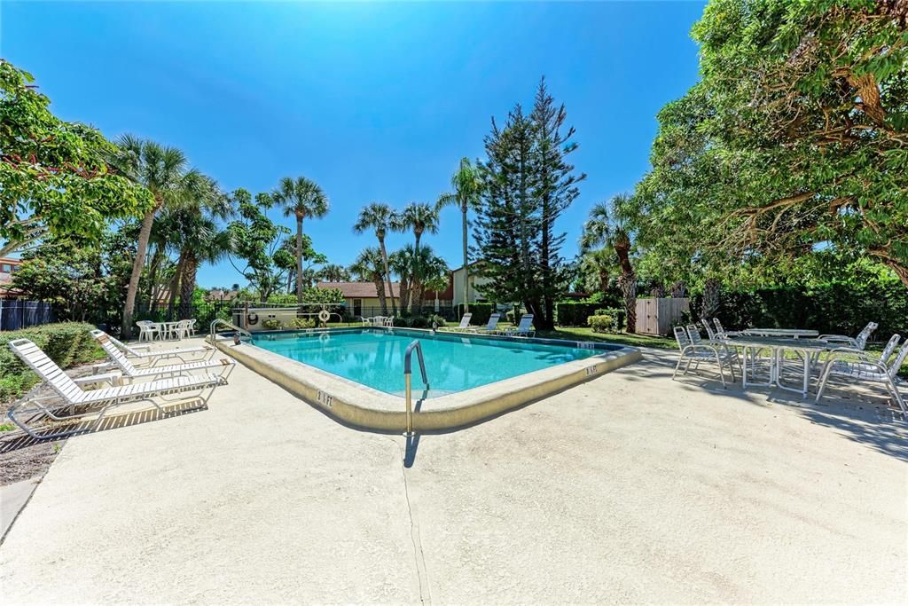 For Sale: $344,900 (3 beds, 3 baths, 2177 Square Feet)