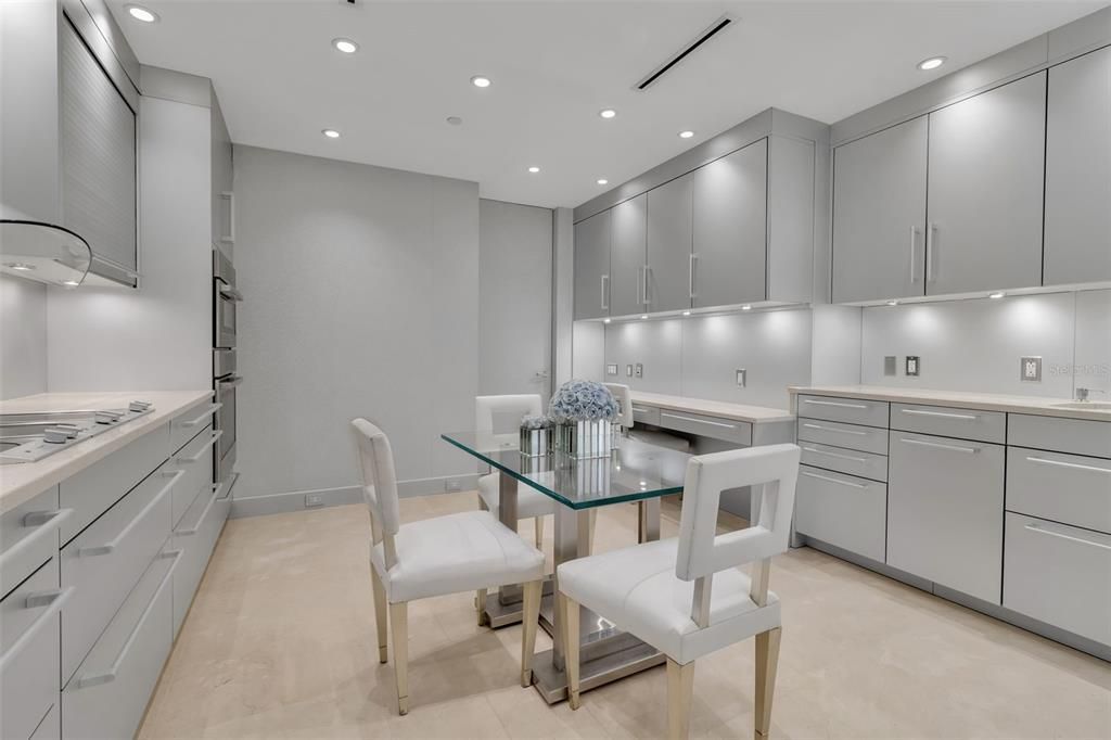 待售: $2,495,000 (2 贝兹, 2 浴室, 2797 平方英尺)