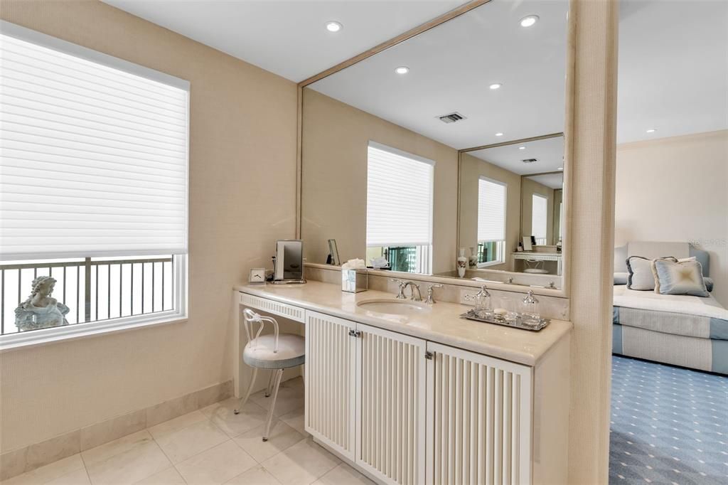 待售: $2,495,000 (2 贝兹, 2 浴室, 2797 平方英尺)