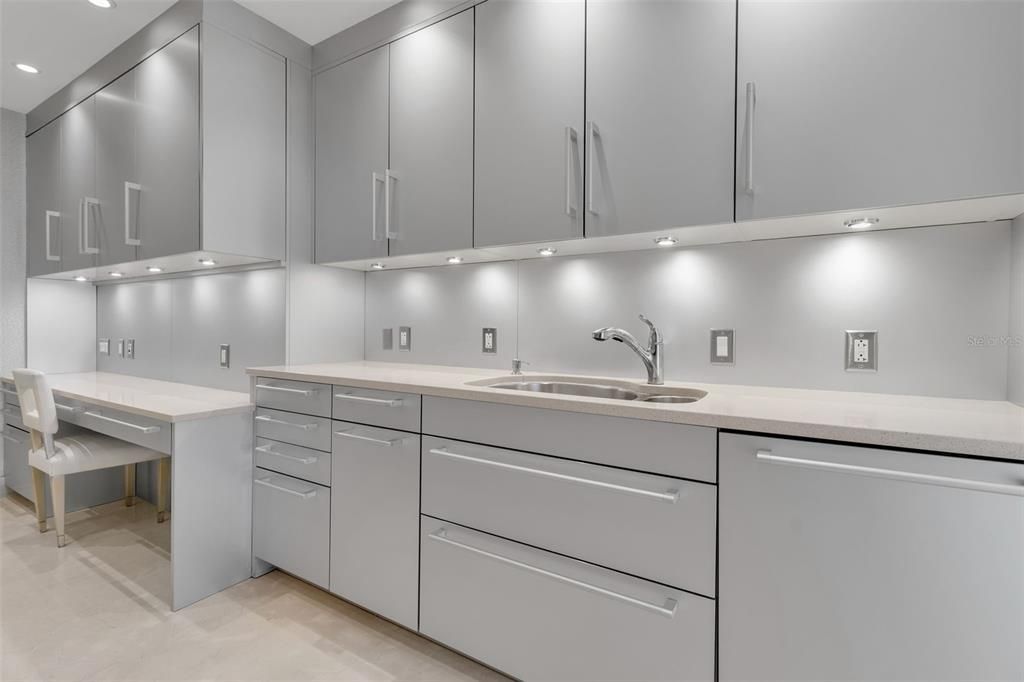 待售: $2,495,000 (2 贝兹, 2 浴室, 2797 平方英尺)