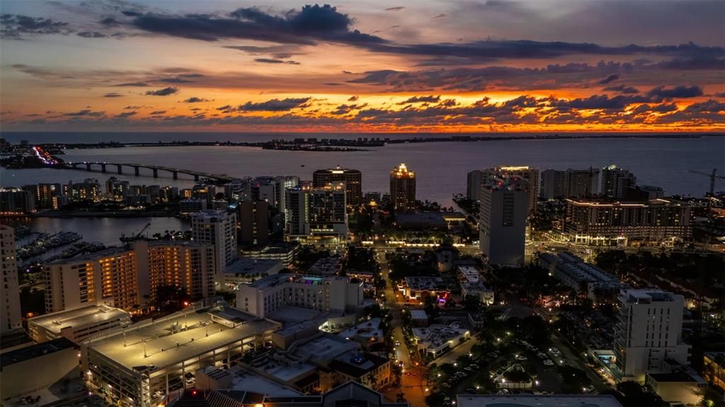 待售: $2,495,000 (2 贝兹, 2 浴室, 2797 平方英尺)