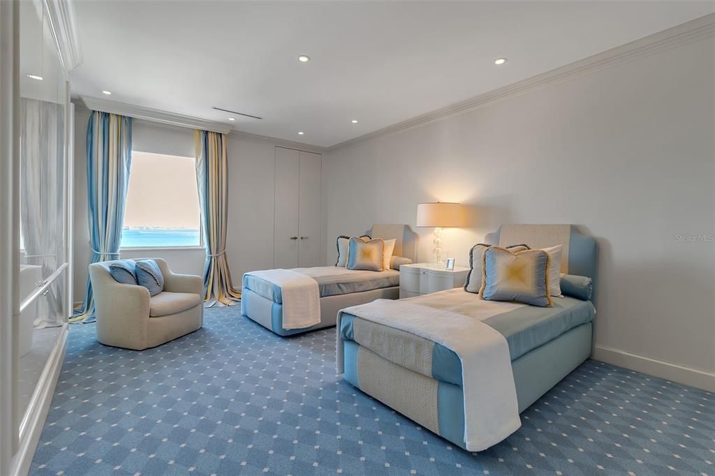 待售: $2,495,000 (2 贝兹, 2 浴室, 2797 平方英尺)