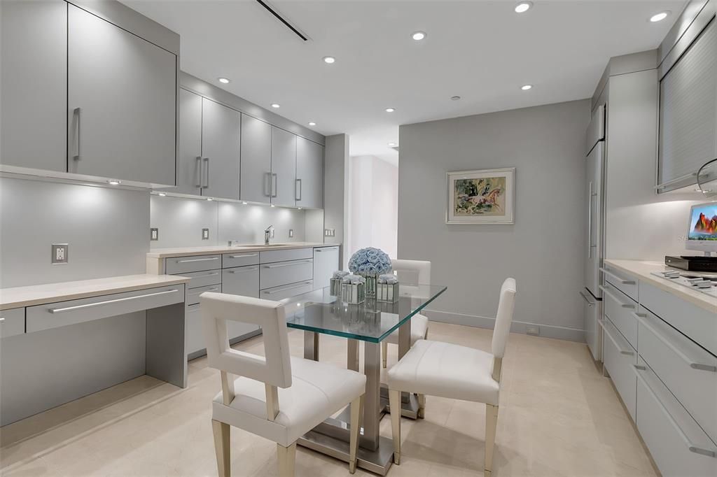 待售: $2,495,000 (2 贝兹, 2 浴室, 2797 平方英尺)