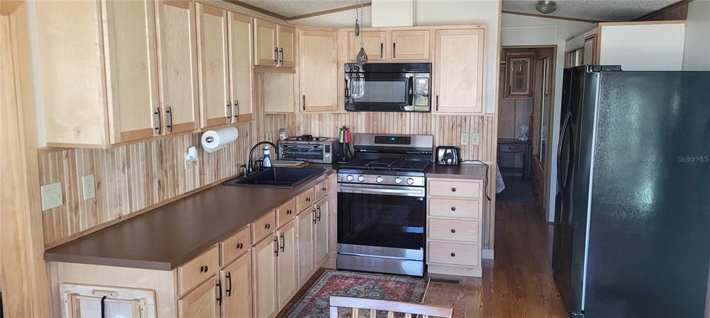 На продажу: $71,500 (1 спален, 1 ванн, 920 Квадратных фут)