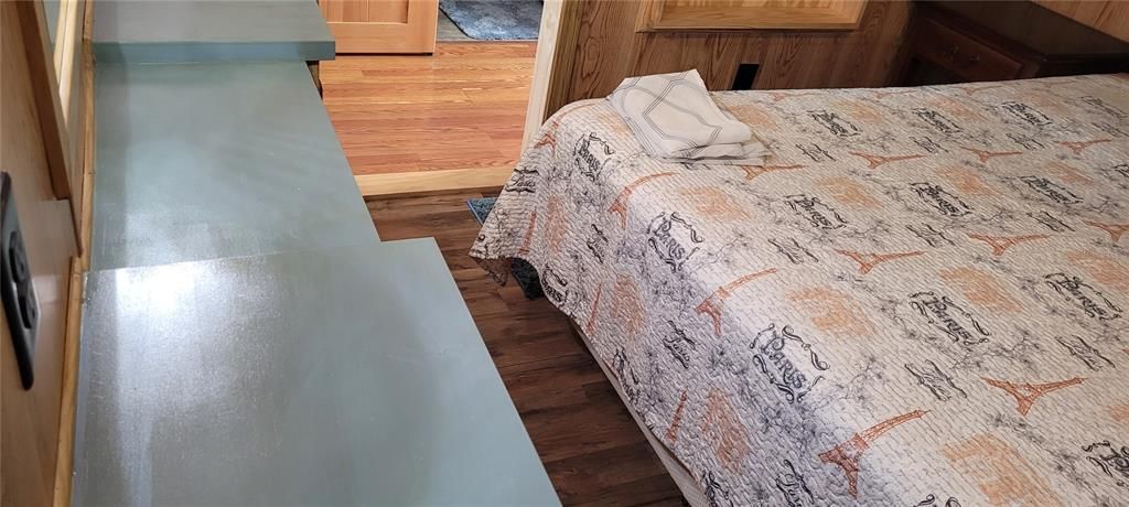 На продажу: $71,500 (1 спален, 1 ванн, 920 Квадратных фут)