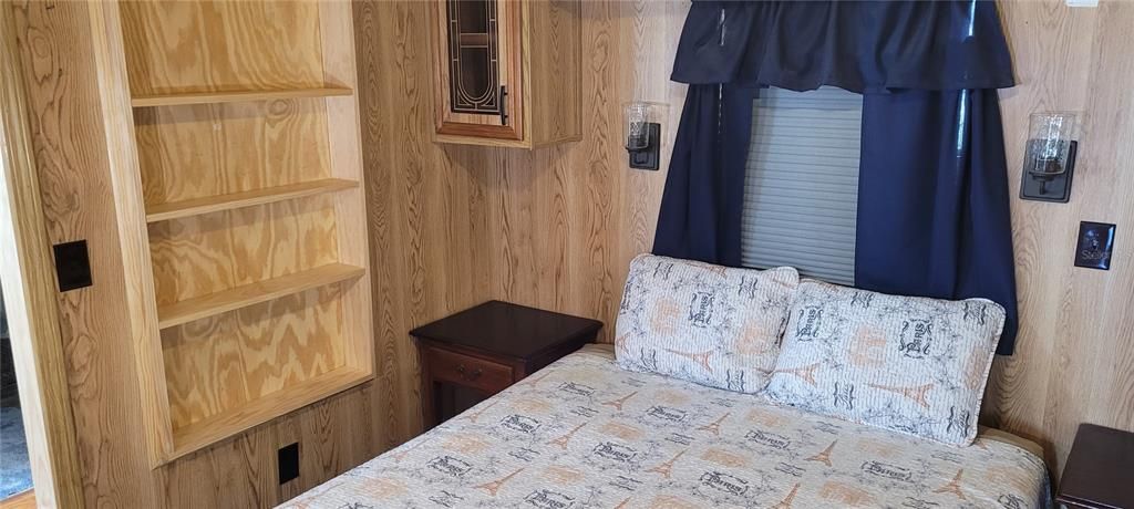 На продажу: $71,500 (1 спален, 1 ванн, 920 Квадратных фут)