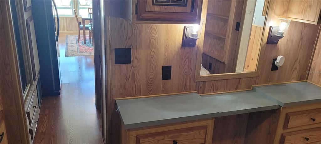 На продажу: $71,500 (1 спален, 1 ванн, 920 Квадратных фут)