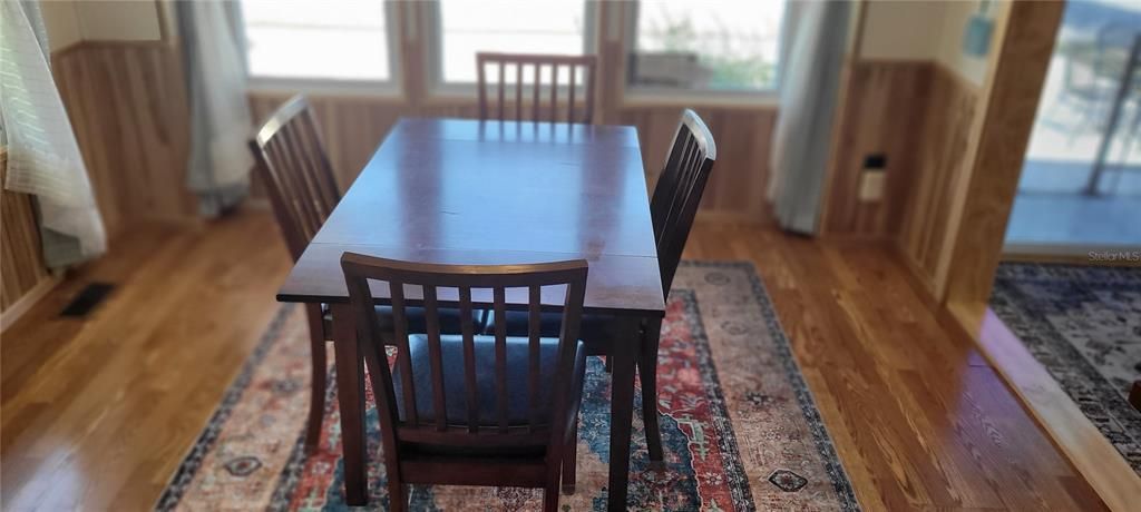 На продажу: $71,500 (1 спален, 1 ванн, 920 Квадратных фут)