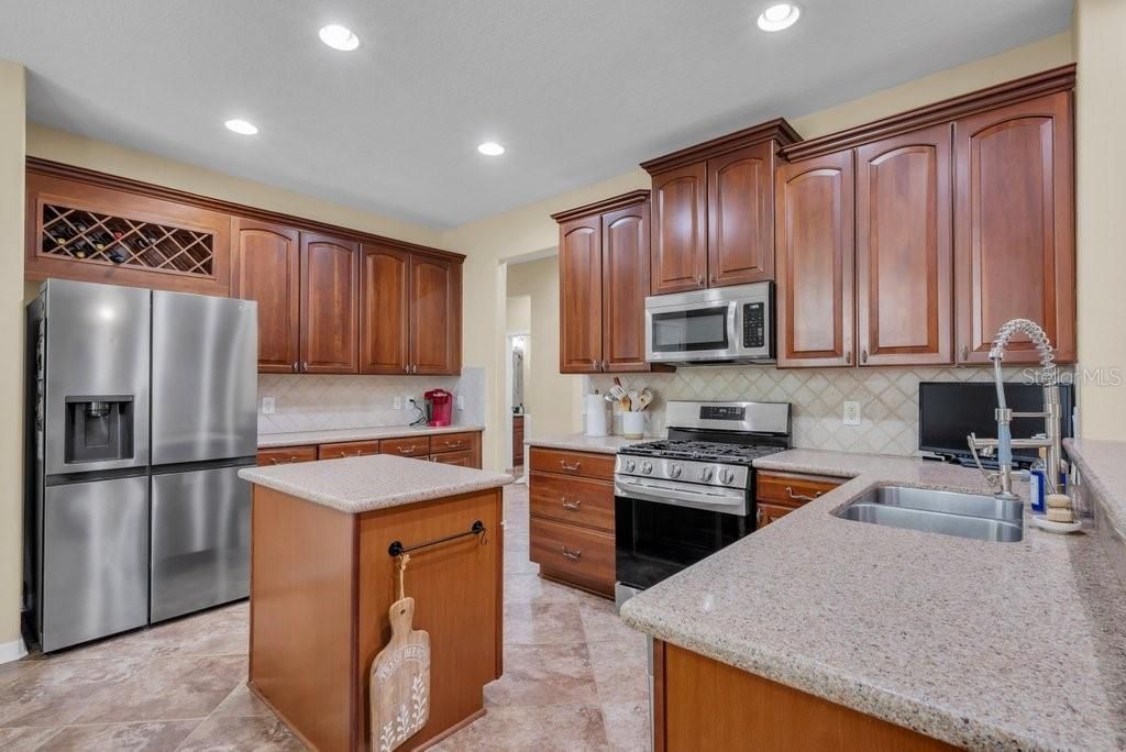 待售: $620,000 (4 贝兹, 3 浴室, 3105 平方英尺)