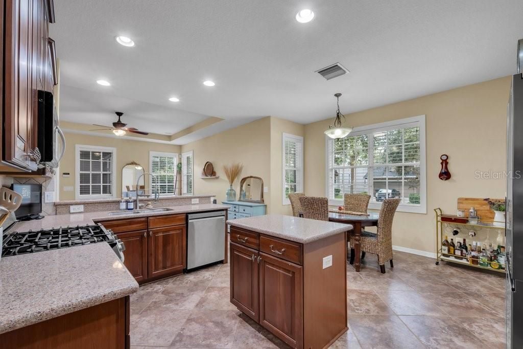 待售: $620,000 (4 贝兹, 3 浴室, 3105 平方英尺)