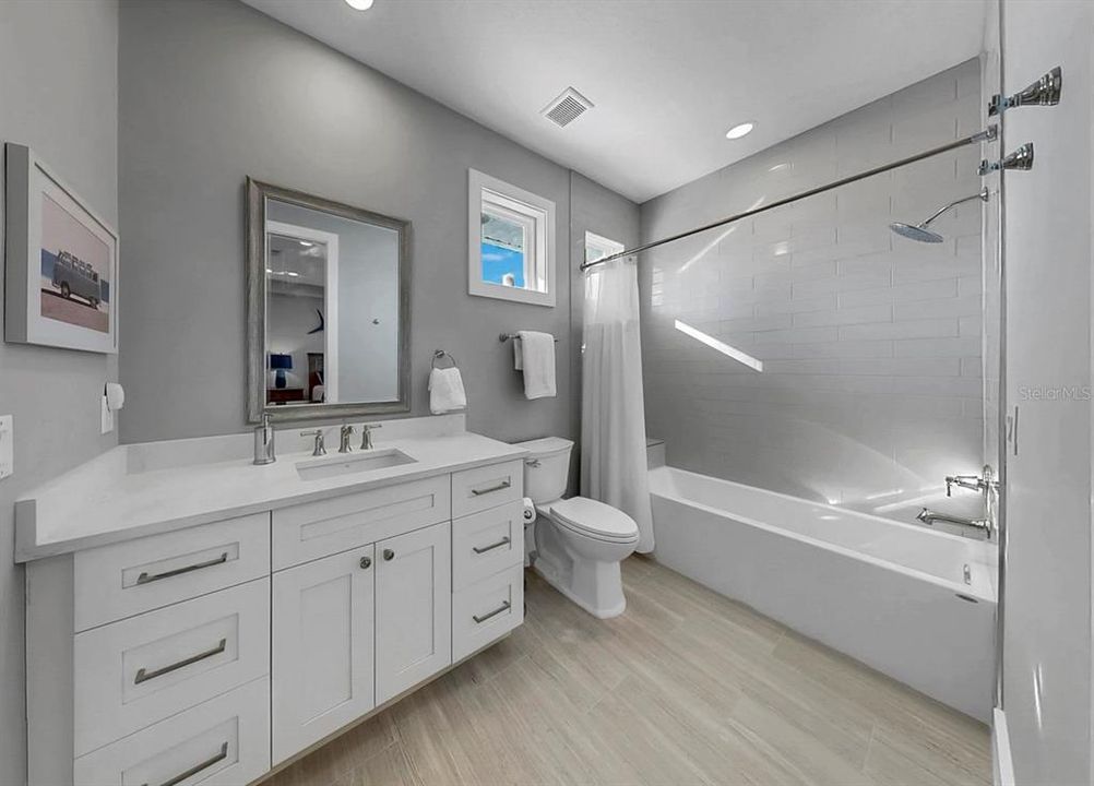 En Venta: $1,599,000 (3 camas, 3 baños, 3225 Pies cuadrados)