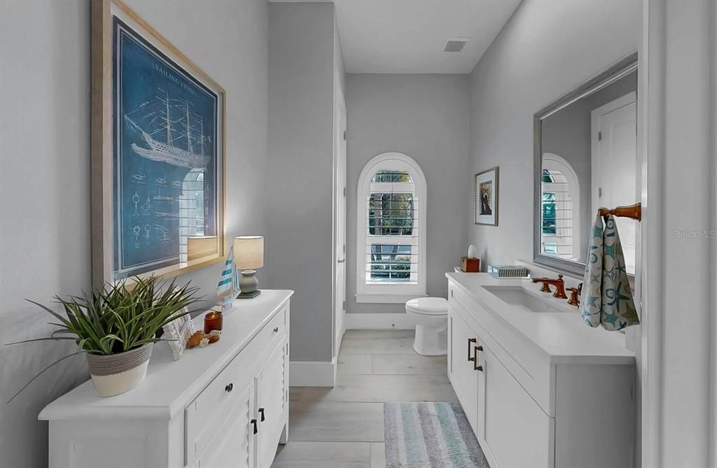 En Venta: $1,599,000 (3 camas, 3 baños, 3225 Pies cuadrados)