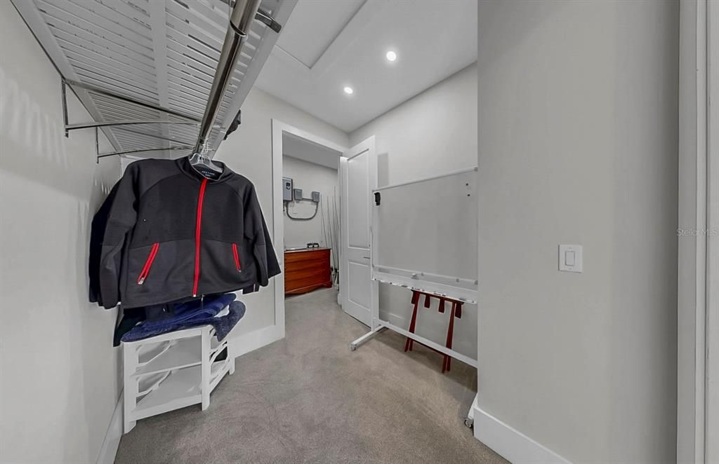 En Venta: $1,599,000 (3 camas, 3 baños, 3225 Pies cuadrados)