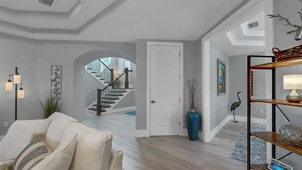 En Venta: $1,599,000 (3 camas, 3 baños, 3225 Pies cuadrados)