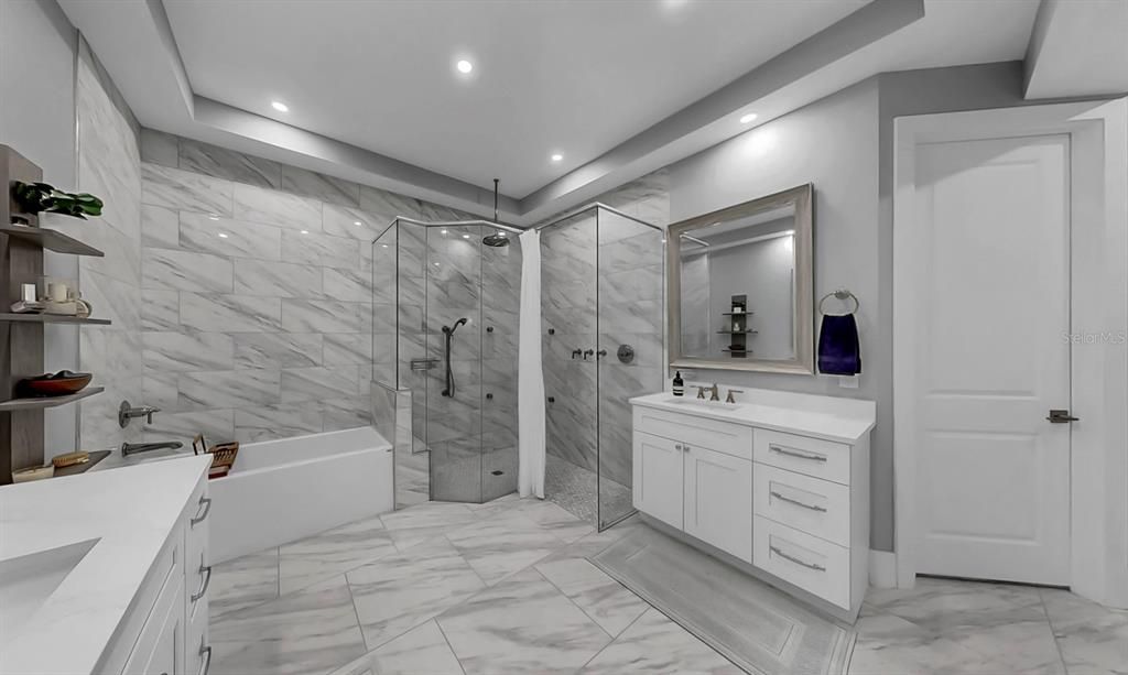 En Venta: $1,599,000 (3 camas, 3 baños, 3225 Pies cuadrados)