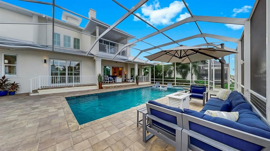 En Venta: $1,599,000 (3 camas, 3 baños, 3225 Pies cuadrados)