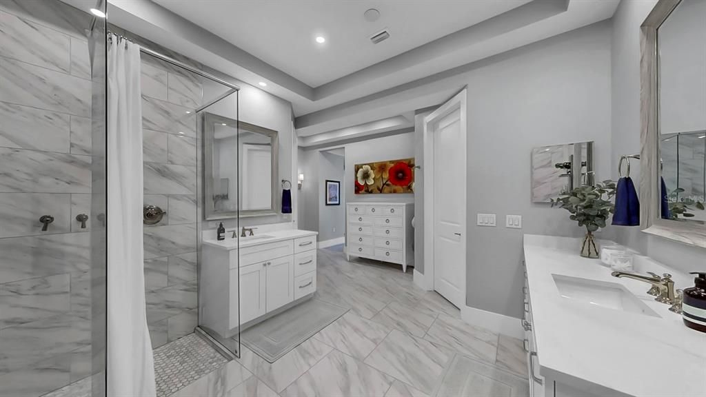 En Venta: $1,599,000 (3 camas, 3 baños, 3225 Pies cuadrados)