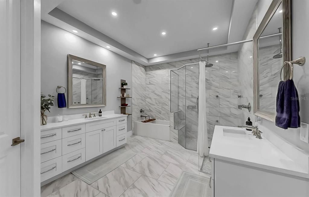 En Venta: $1,599,000 (3 camas, 3 baños, 3225 Pies cuadrados)