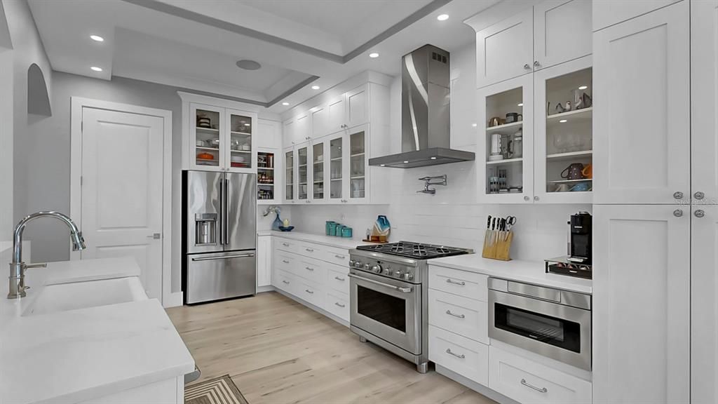 En Venta: $1,599,000 (3 camas, 3 baños, 3225 Pies cuadrados)