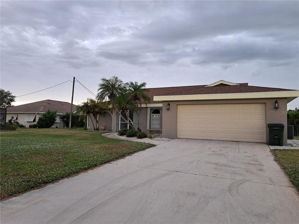 For Sale: $423,900 (3 beds, 2 baths, 1834 Square Feet)