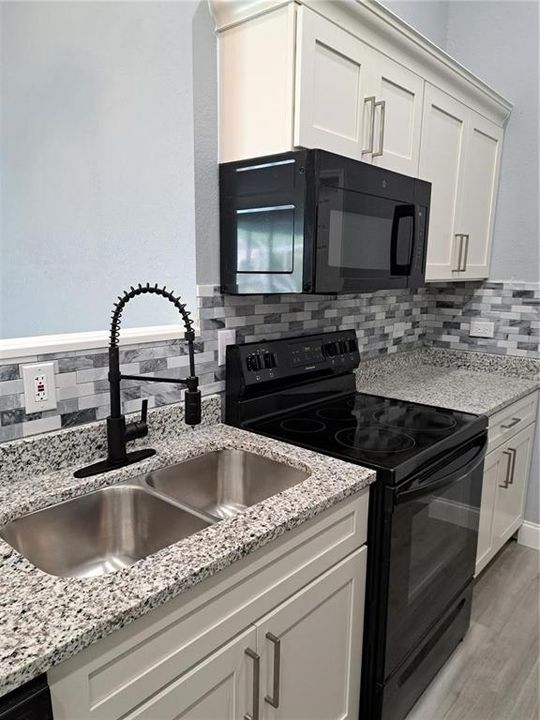 For Sale: $423,900 (3 beds, 2 baths, 1834 Square Feet)