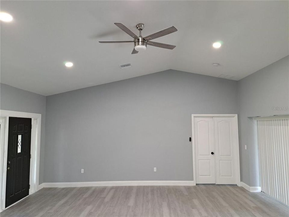 For Sale: $423,900 (3 beds, 2 baths, 1834 Square Feet)