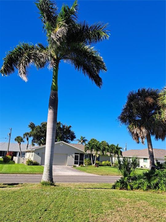 For Sale: $423,900 (3 beds, 2 baths, 1834 Square Feet)